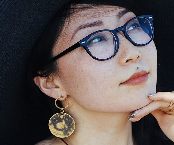 Women wearing jewelery